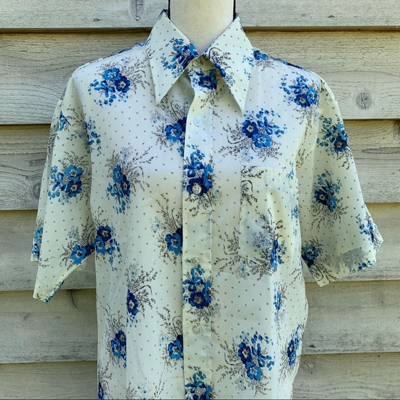 True Vintage 70s Macro Floral Print Wide Collar Short Sleeve Button Down Shirt - Picture 9 of 16